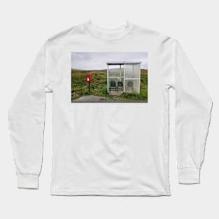 Postbox and bus stop near Kilmuir, Isle of Skye Long Sleeve T-Shirt